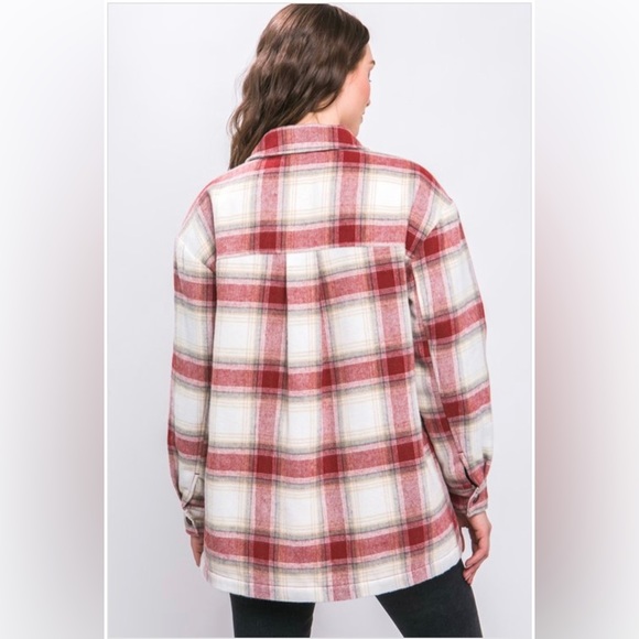 301 🎀 Rust Plaid Shacket - Picture 2 of 3